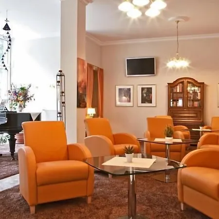 Hotel Haus Am Park 3*