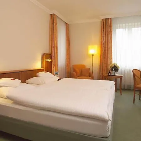 Haus Am Park 3*