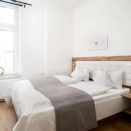 Haus Am Park 3*