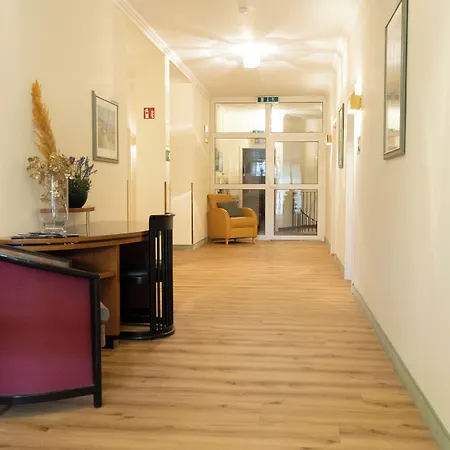 Hotel Haus Am Park 3*