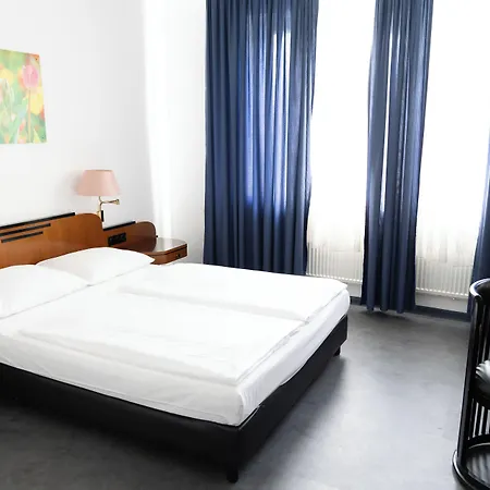 Hotel Haus Am Park 3*